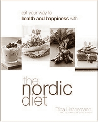 Als je de recensent van de Britse krant The Telegraph mag geloven, dan is het New Nordic Diet the trendiest food you can eat at present - and the healthiest. Een forse claim, maar niet zonder enige grond. Volgens een humane studie in de American Journal of Clinical Nutrition vallen dikke mensen in een half jaar gemiddeld vijf kilo af als ze overstappen op het New Nordic Diet.