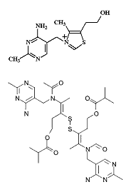 Boven: Vitamine B1 of thiamine. Onder: Sulbutiamine.